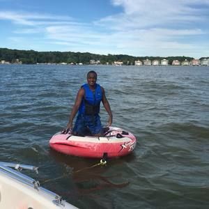 Meet your Posher, Awisi